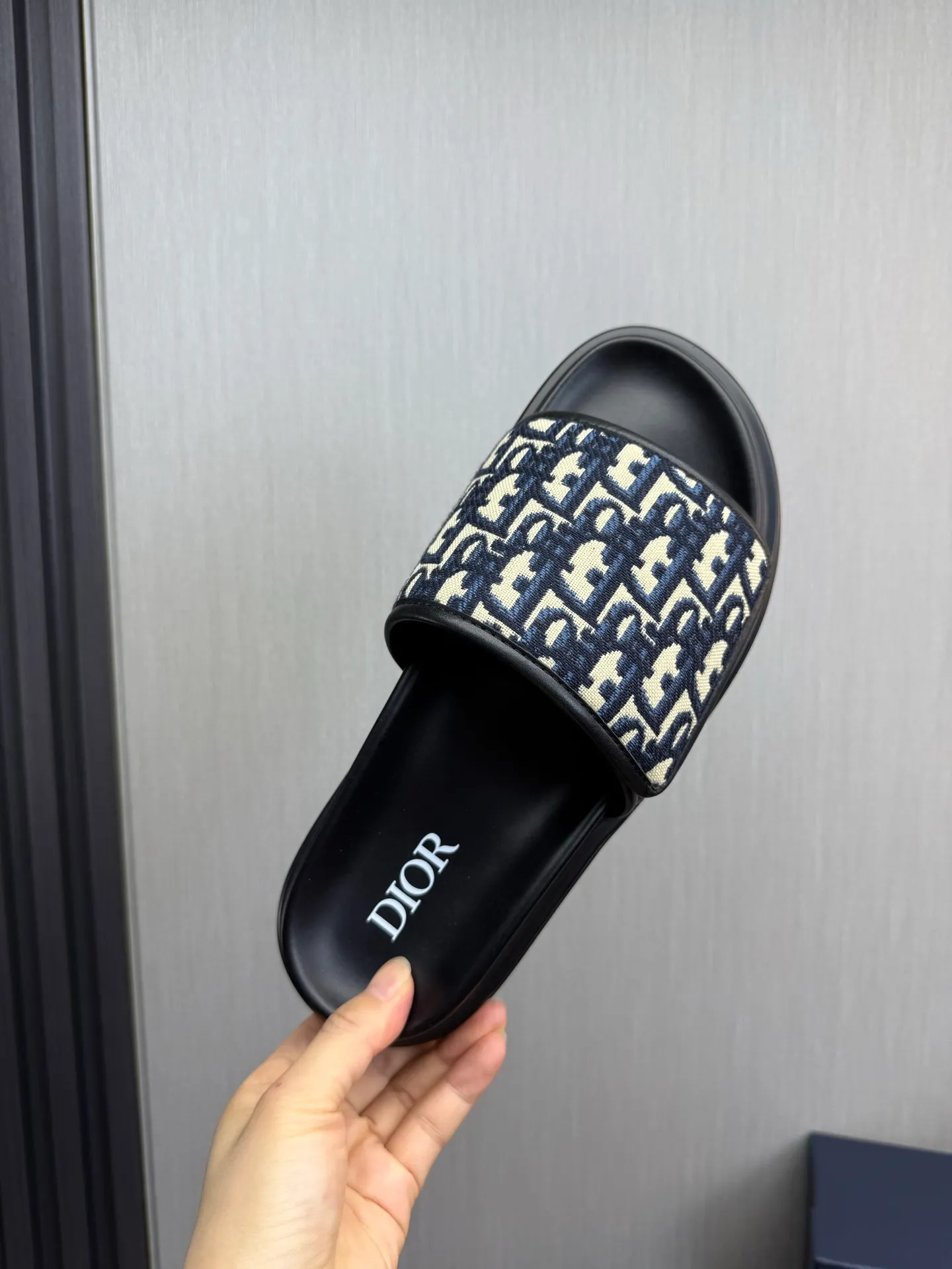 Men's shoes 💰280💰 Dior. Men's slippers 🩴Official website 1:1 production 38-45 yards 45 46 🉑️Customized original material shipped✅